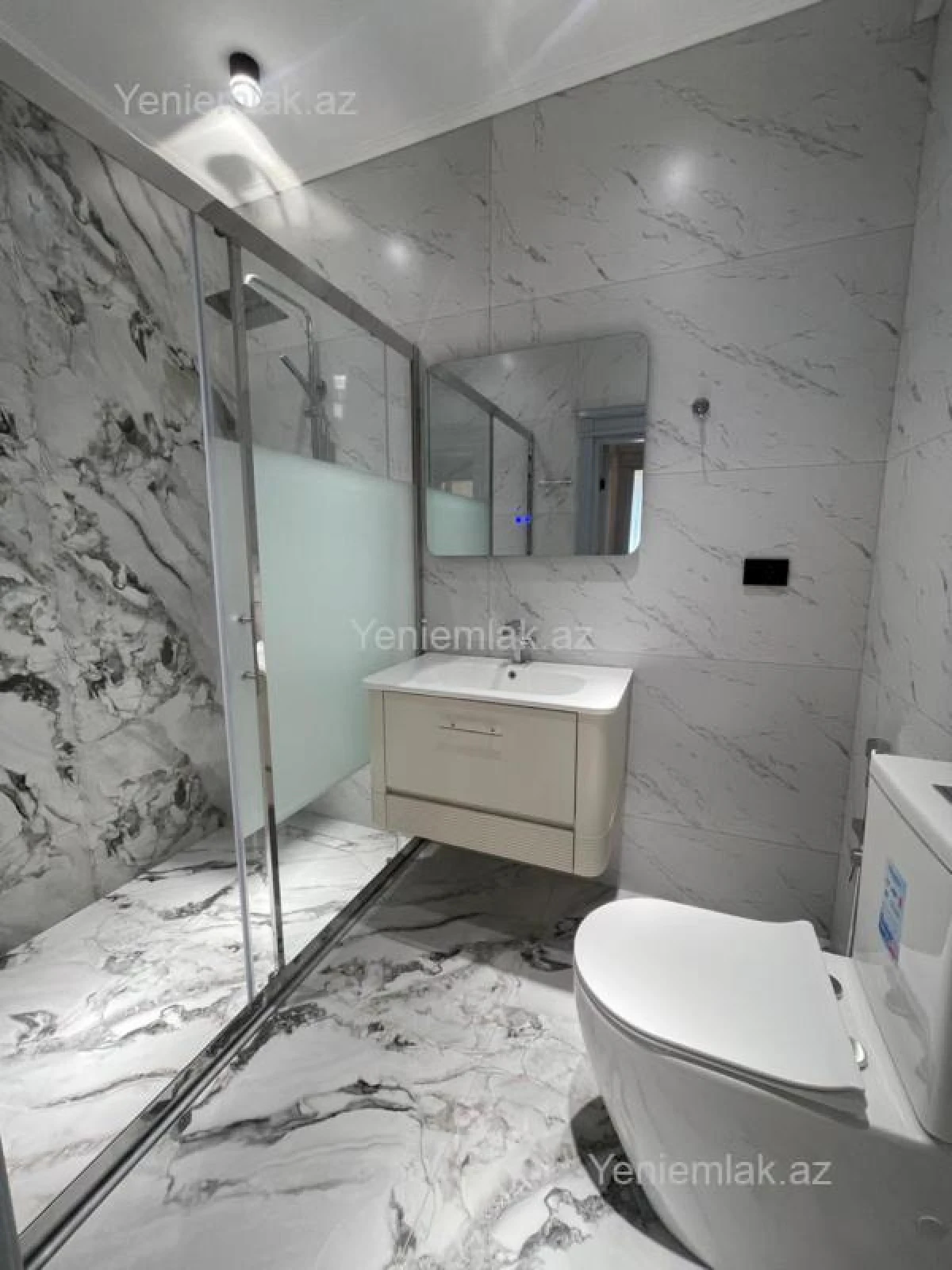 Satılır 3 otaqlı yeni tikili 84 m²