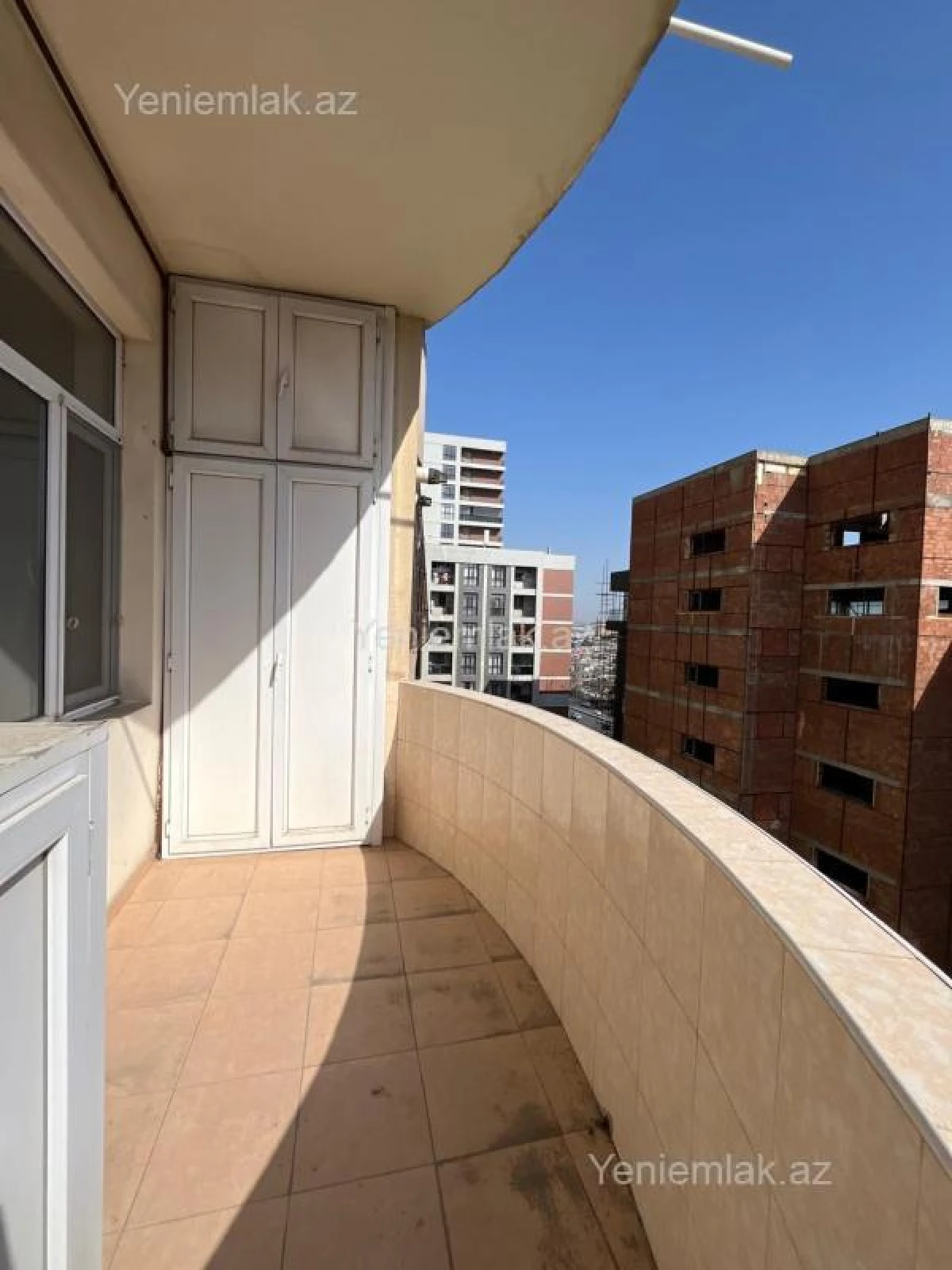 Satılır 3 otaqlı yeni tikili 135 m²