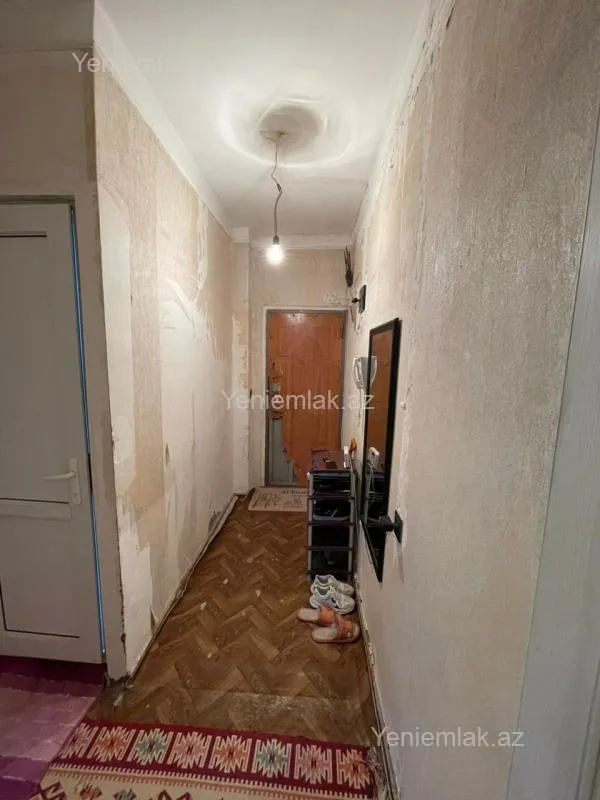 Satılır 1 otaqlı köhnə tikili 35 m²
