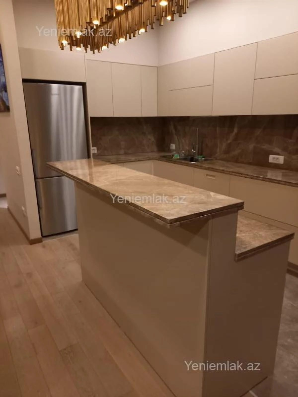 Satılır 3 otaqlı yeni tikili 125 m²