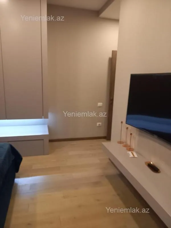 Satılır 3 otaqlı yeni tikili 125 m²