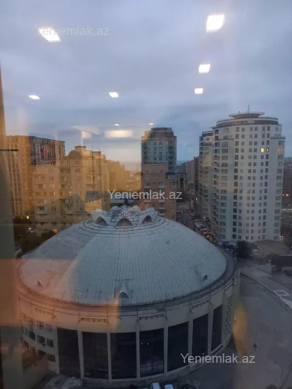 Satılır 3 otaqlı yeni tikili 125 m²