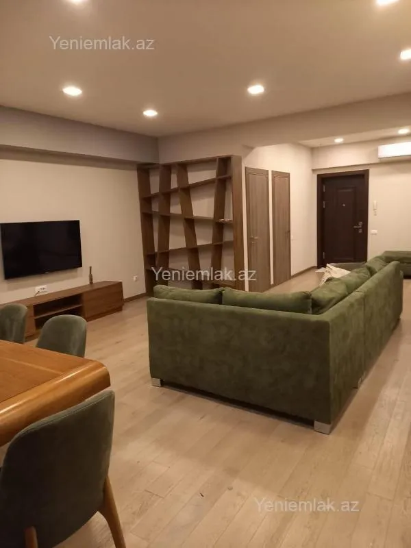 Satılır 3 otaqlı yeni tikili 125 m²