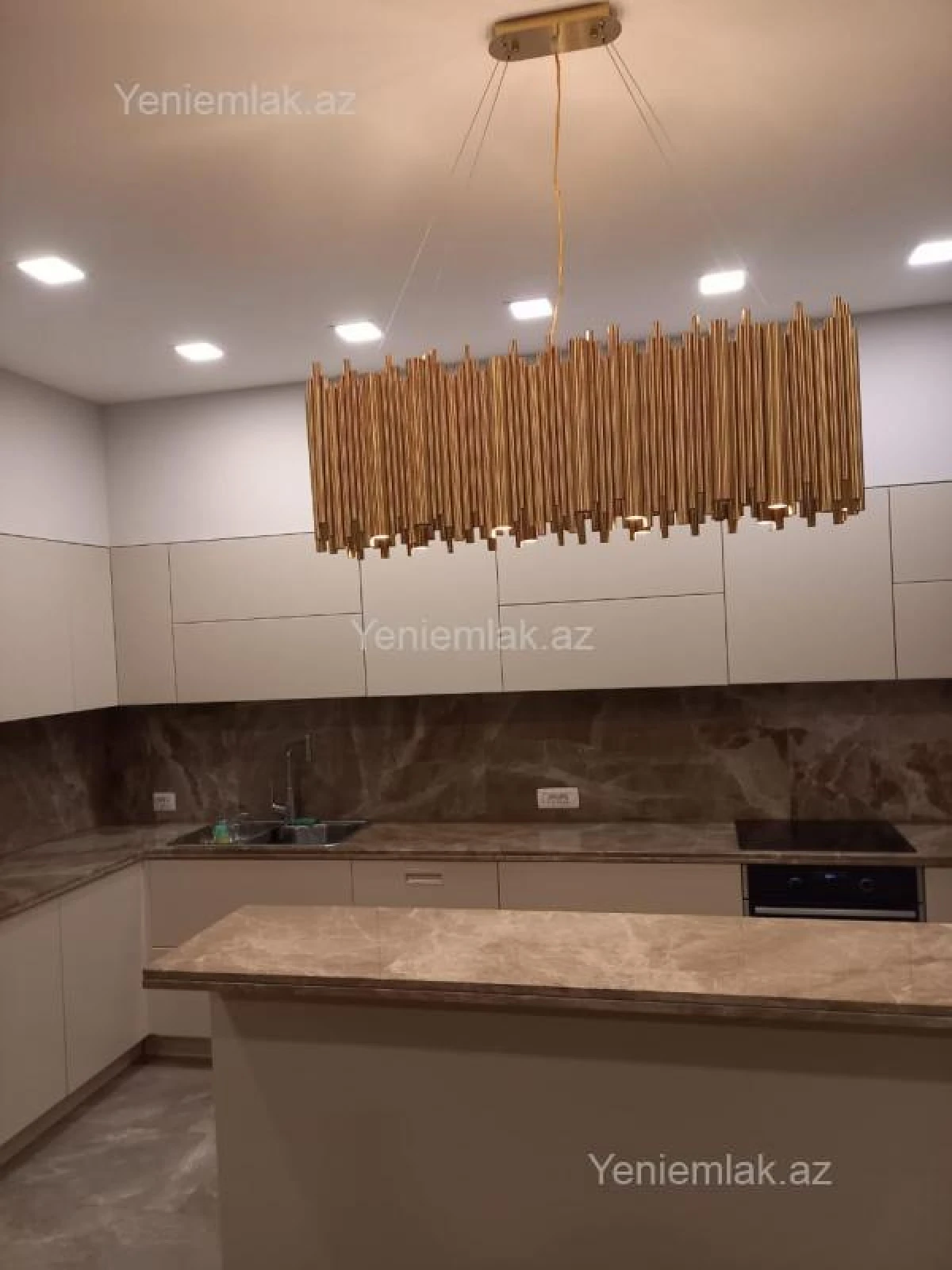 Satılır 3 otaqlı yeni tikili 125 m²