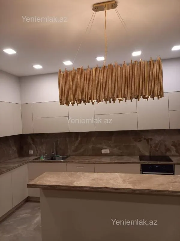 Satılır 3 otaqlı yeni tikili 125 m²