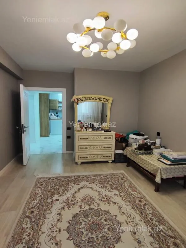 Satılır 3 otaqlı yeni tikili 82 m²