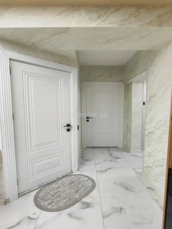 Satılır 3 otaqlı yeni tikili 82 m²