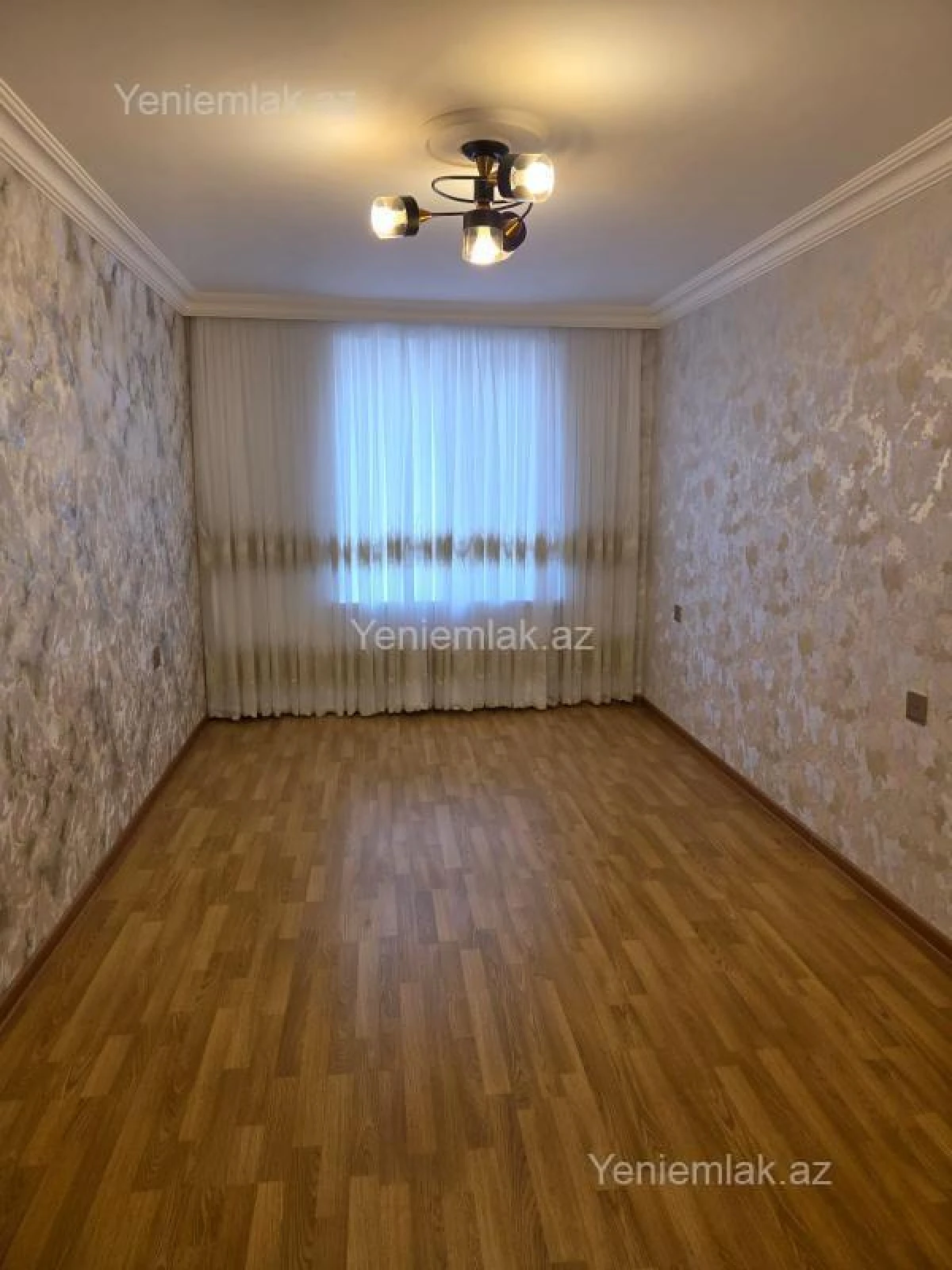 Satılır 3 otaqlı köhnə tikili 70 m²