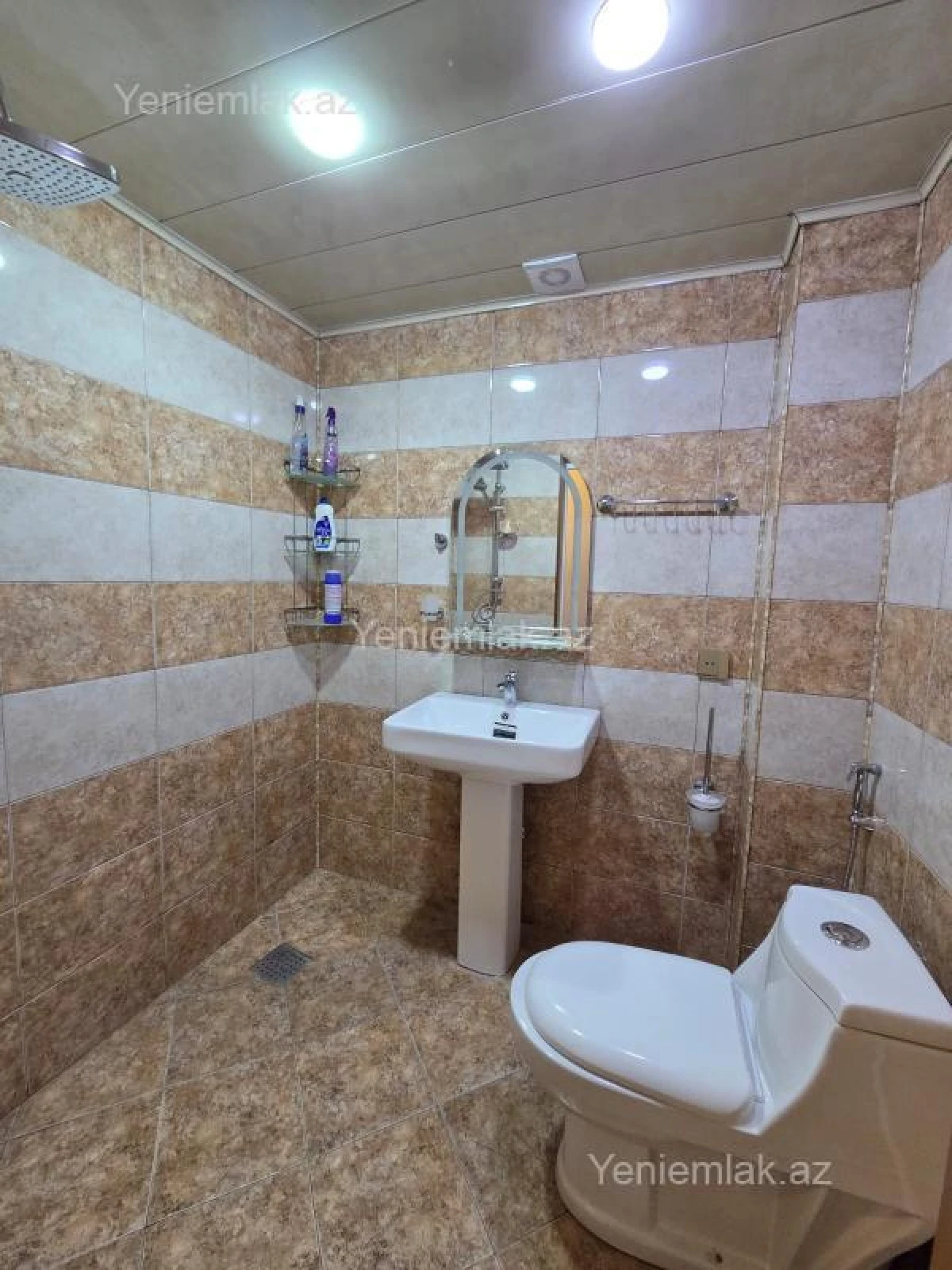 Satılır 3 otaqlı köhnə tikili 70 m²