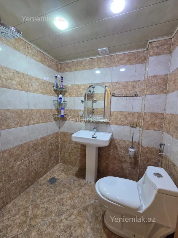 Satılır 3 otaqlı köhnə tikili 70 m²