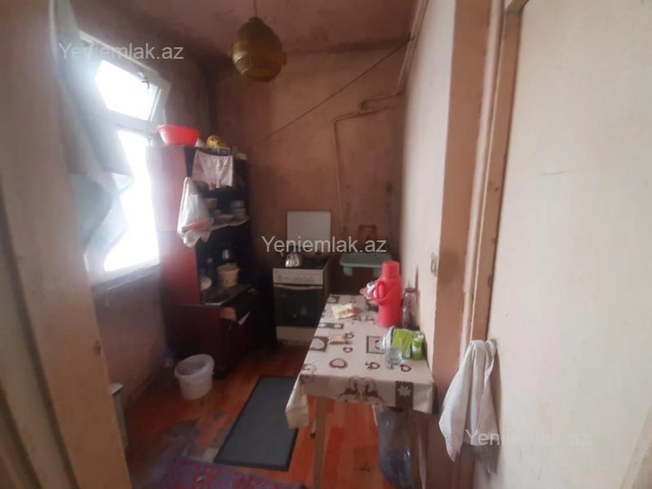 Satılır 2 otaqlı köhnə tikili 50 m²