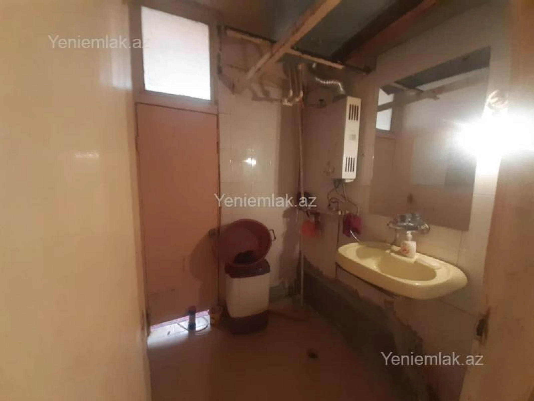 Satılır 2 otaqlı köhnə tikili 50 m²