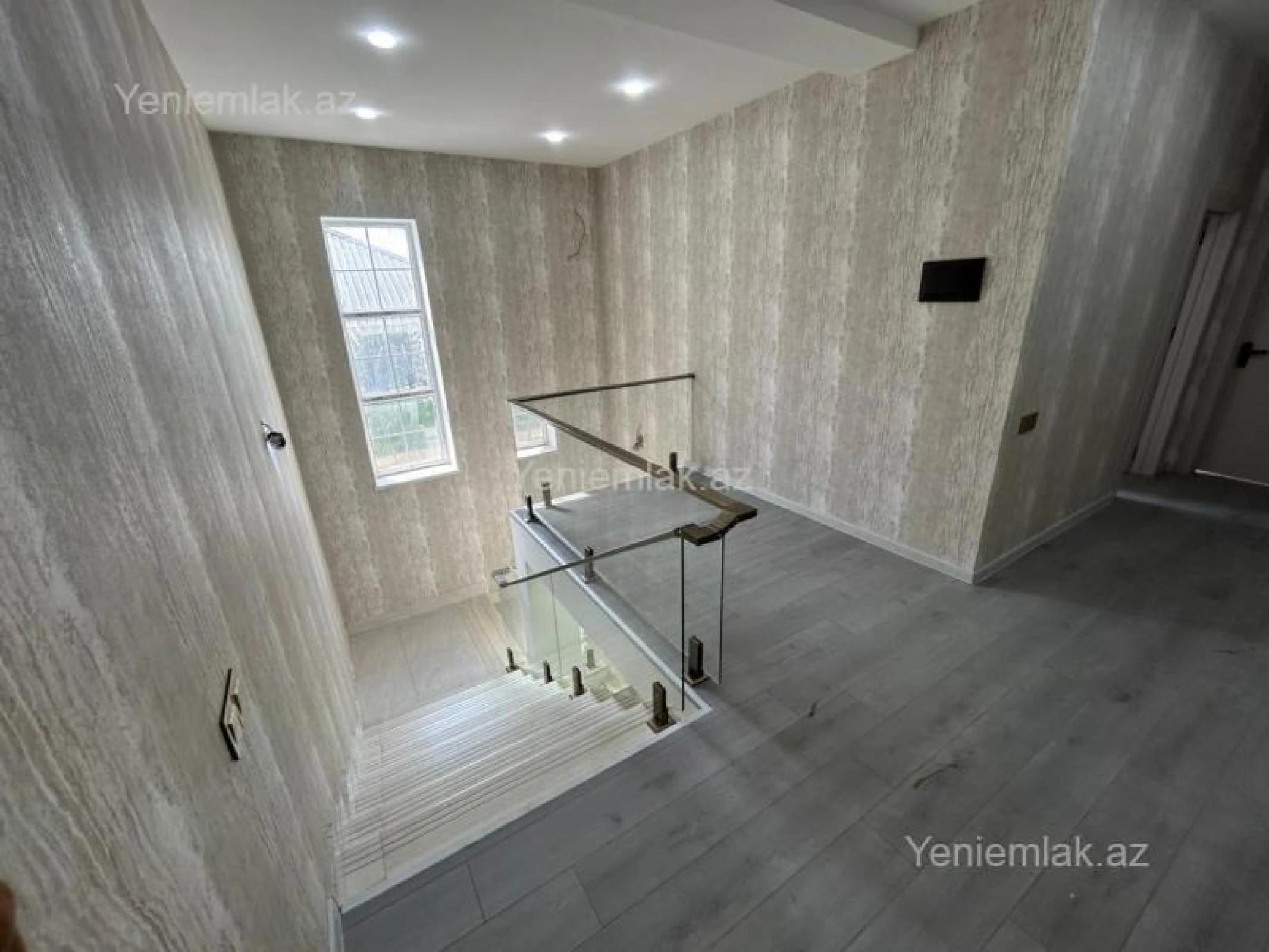 Satılır 5 otaqlı həyət evi 230 m²
