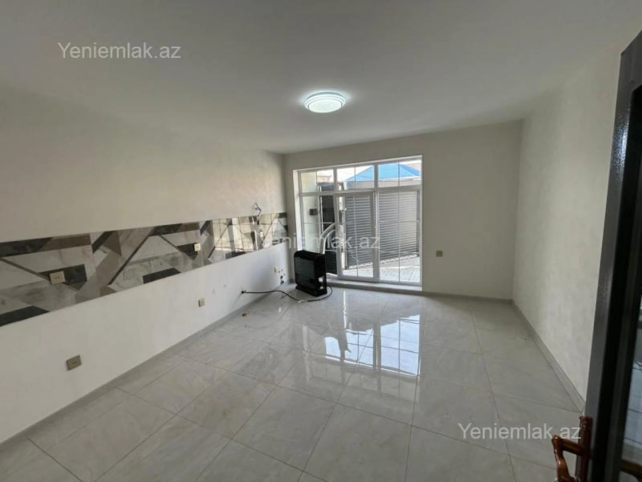 Satılır 5 otaqlı həyət evi 230 m²