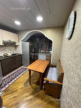 Satılır 3 otaqlı köhnə tikili 80 m²