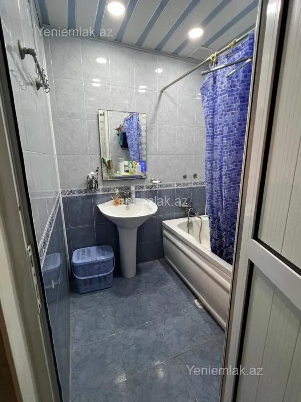 Satılır 3 otaqlı köhnə tikili 80 m²