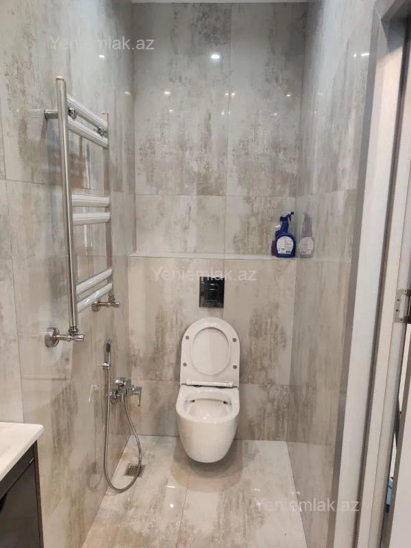 Satılır 2 otaqlı yeni tikili 88 m²