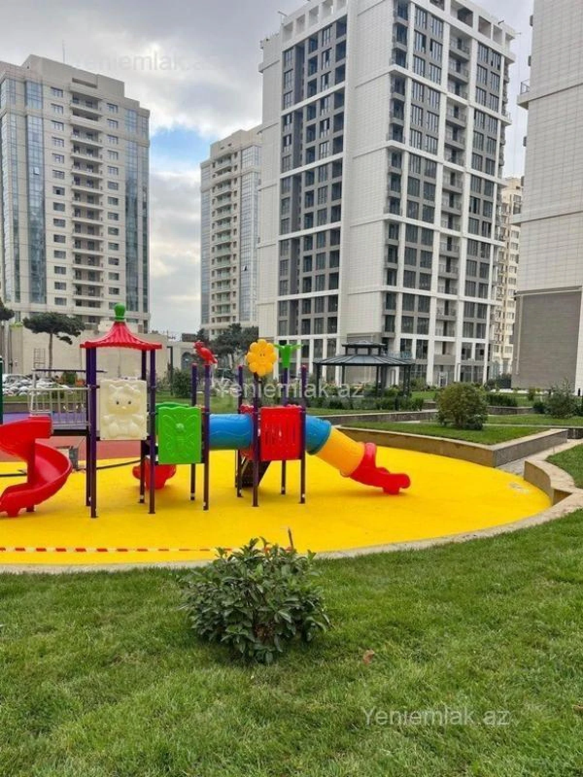 Satılır 2 otaqlı yeni tikili 80 m²