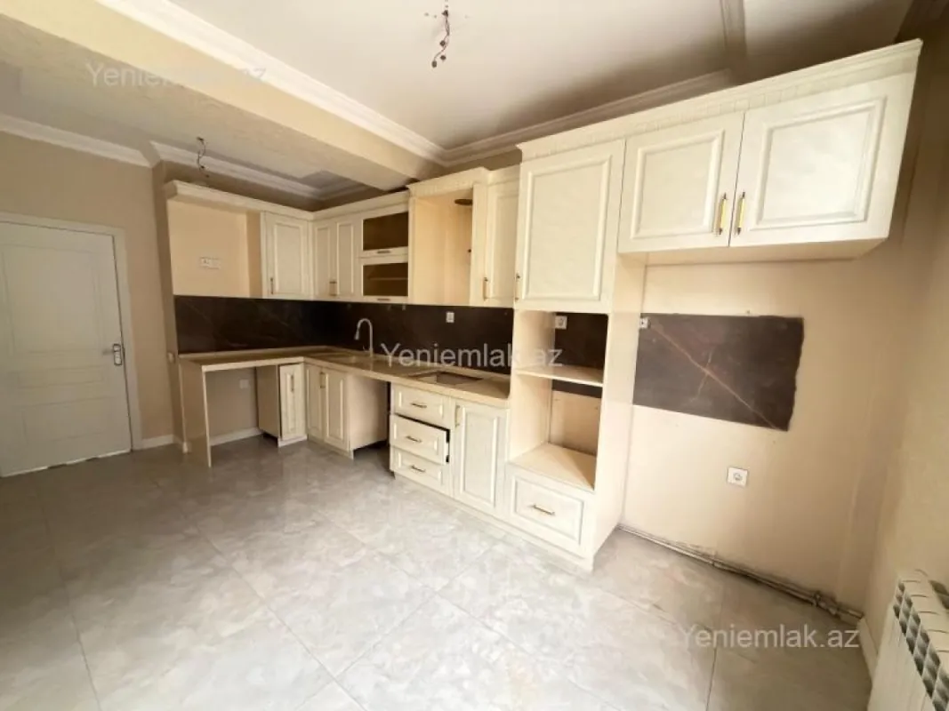Satılır 3 otaqlı yeni tikili 129.5 m²