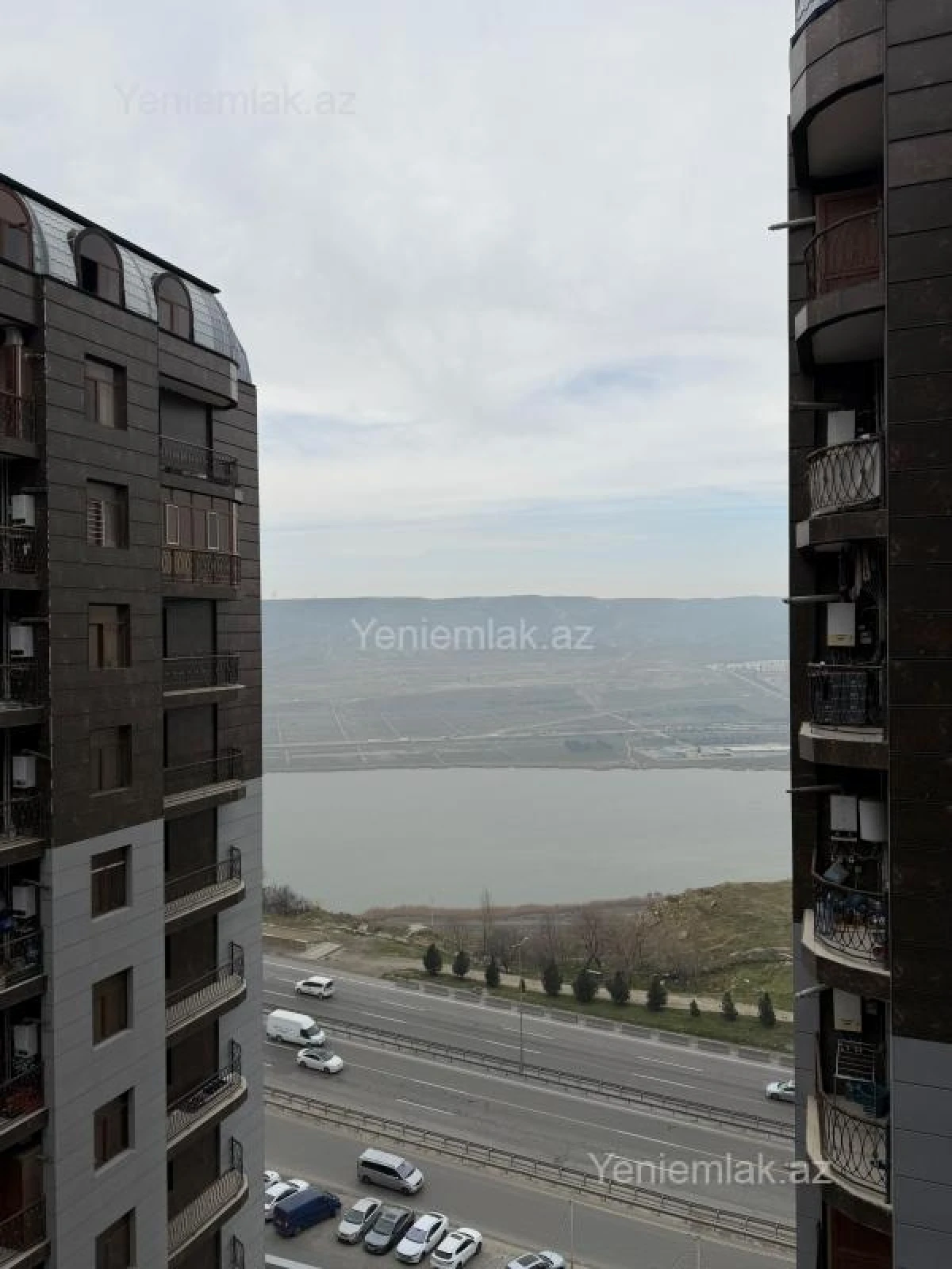 Satılır 3 otaqlı yeni tikili 129.5 m²