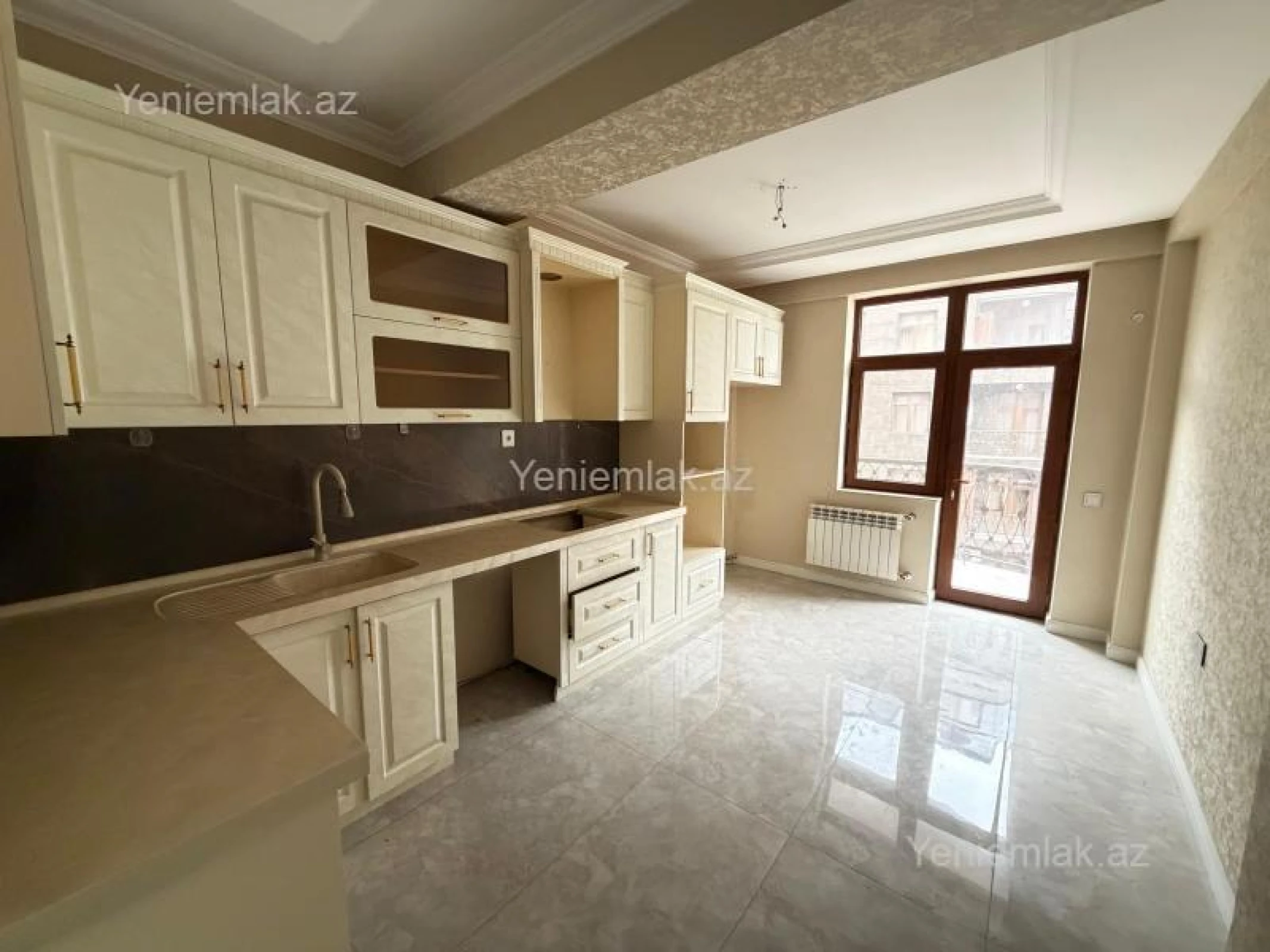 Satılır 3 otaqlı yeni tikili 129.5 m²