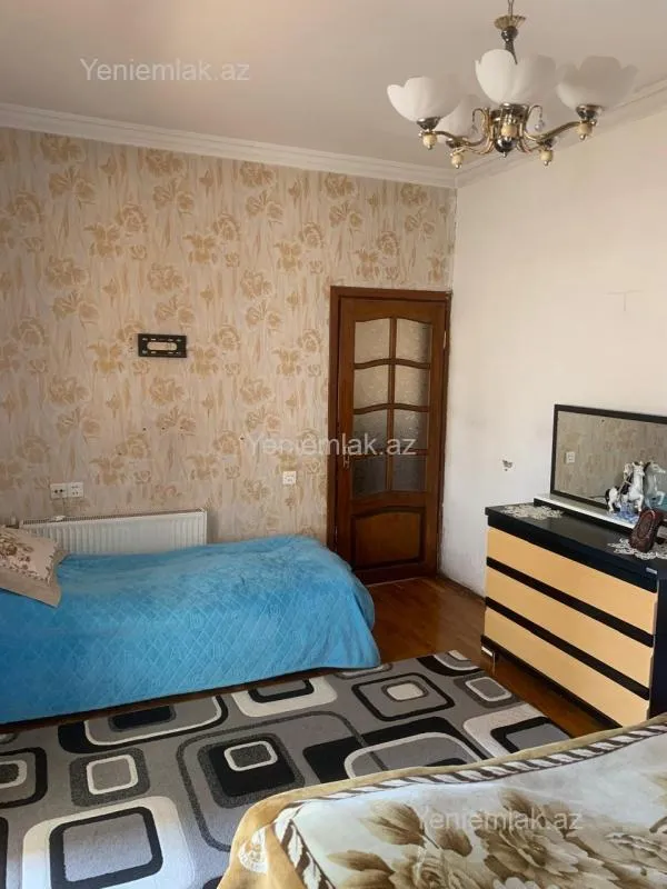 Satılır 2 otaqlı köhnə tikili 52 m²