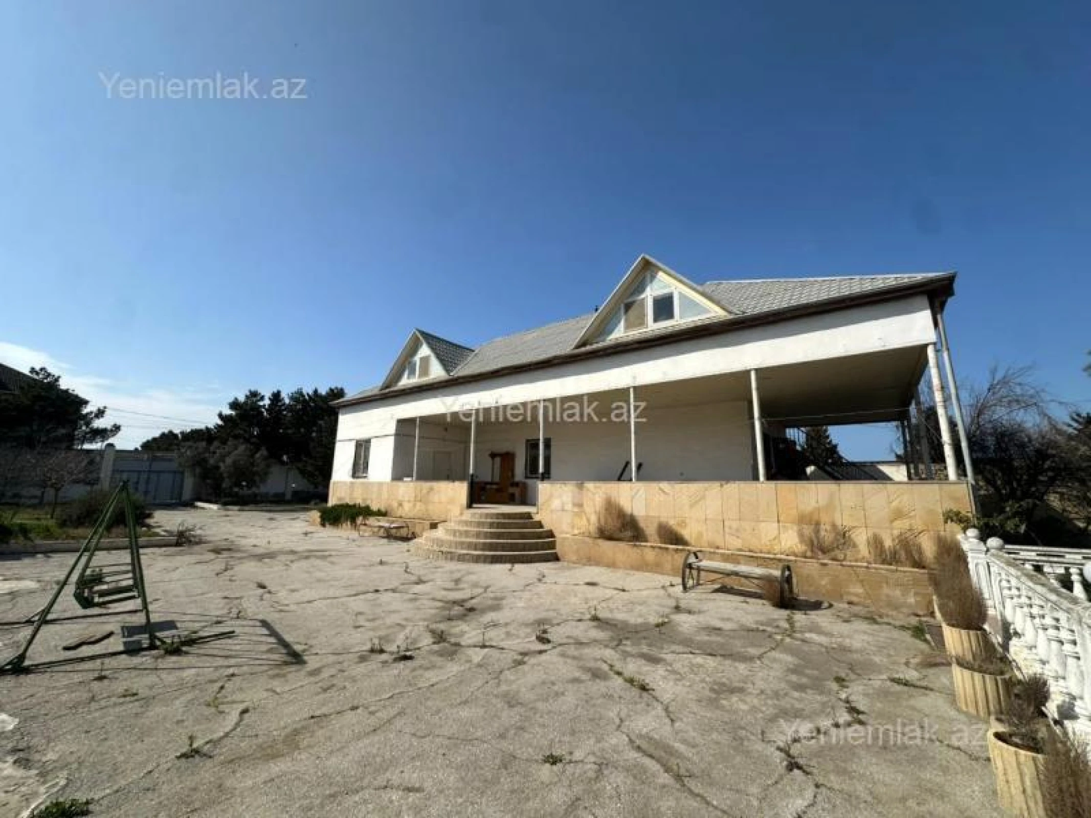 Satılır 4 otaqlı həyət evi 180 m²