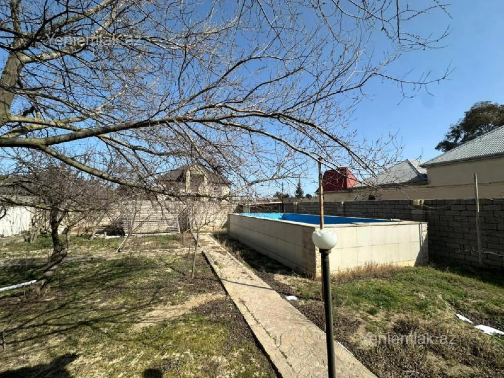 Satılır 4 otaqlı həyət evi 180 m²