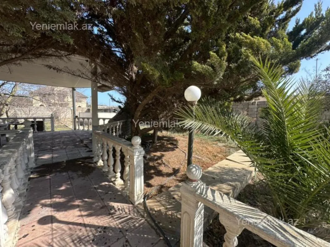 Satılır 4 otaqlı həyət evi 180 m²