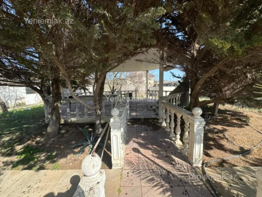 Satılır 4 otaqlı həyət evi 180 m²