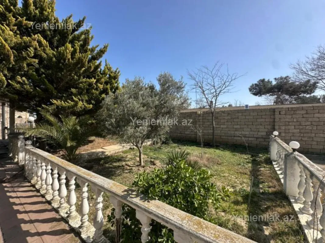 Satılır 4 otaqlı həyət evi 180 m²