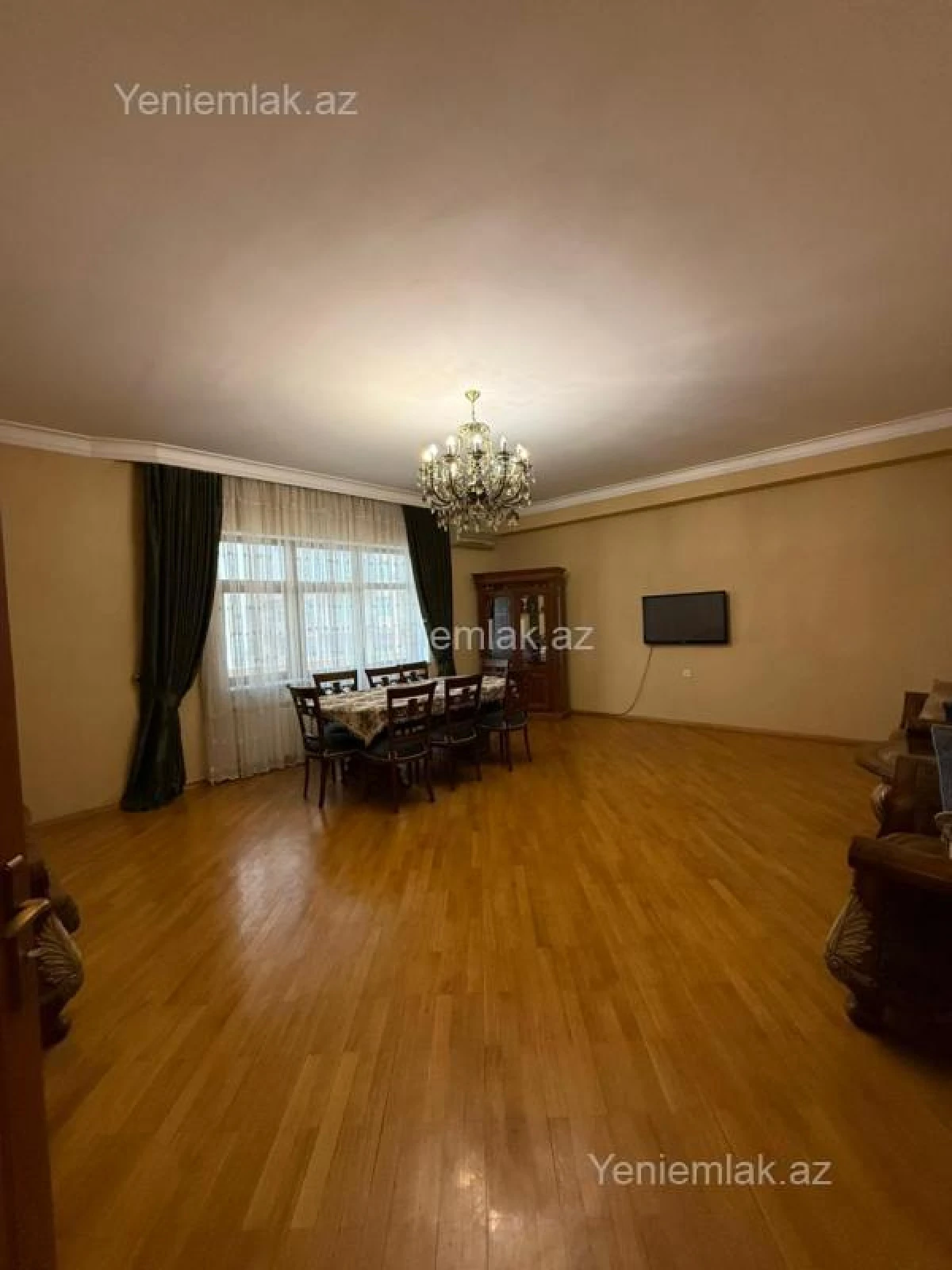 Satılır 4 otaqlı yeni tikili 200 m²