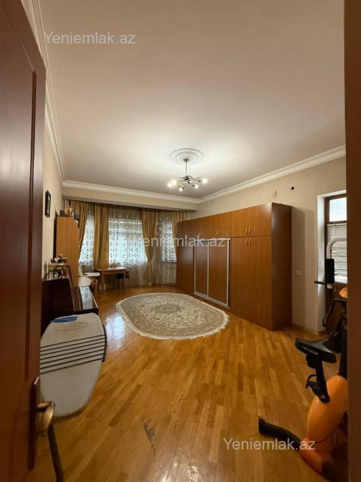 Satılır 4 otaqlı yeni tikili 200 m²