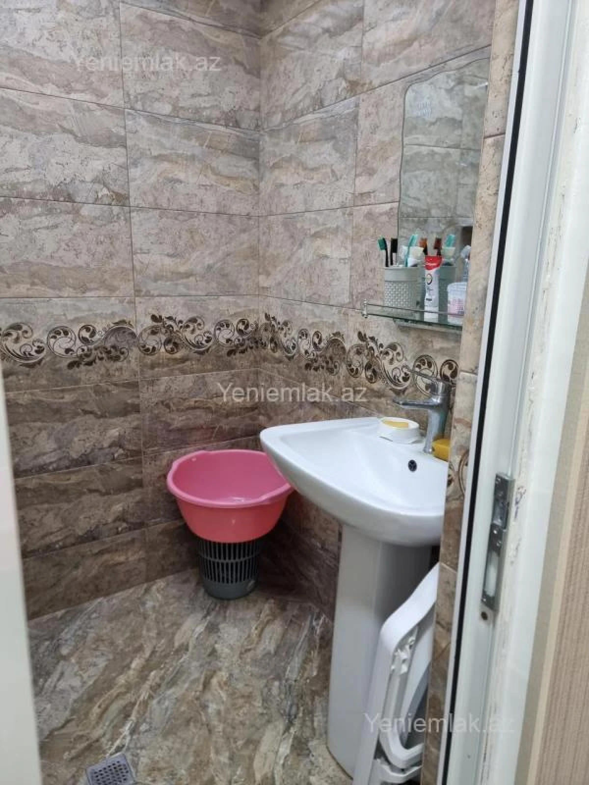 Satılır 2 otaqlı köhnə tikili 52 m²