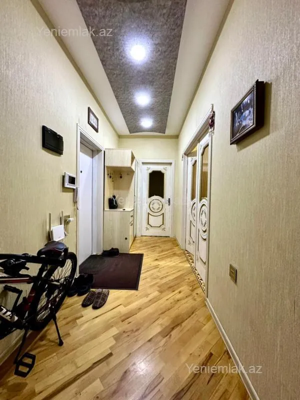 Satılır 3 otaqlı yeni tikili 82 m²