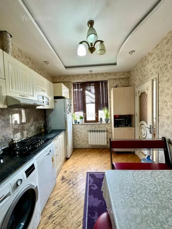 Satılır 3 otaqlı yeni tikili 82 m²