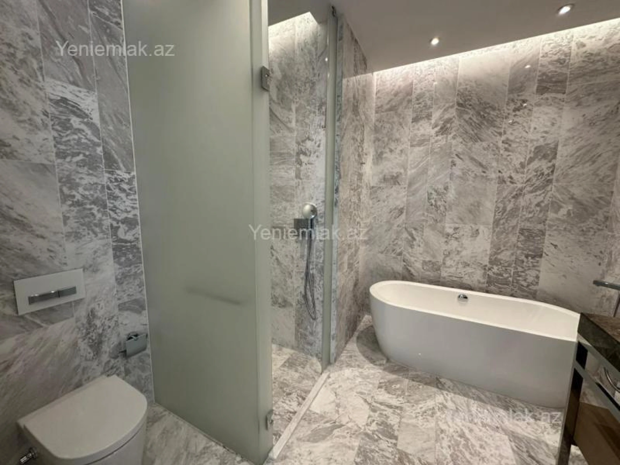 Satılır 2 otaqlı yeni tikili 93 m²