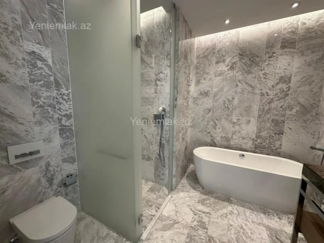 Satılır 2 otaqlı yeni tikili 93 m²