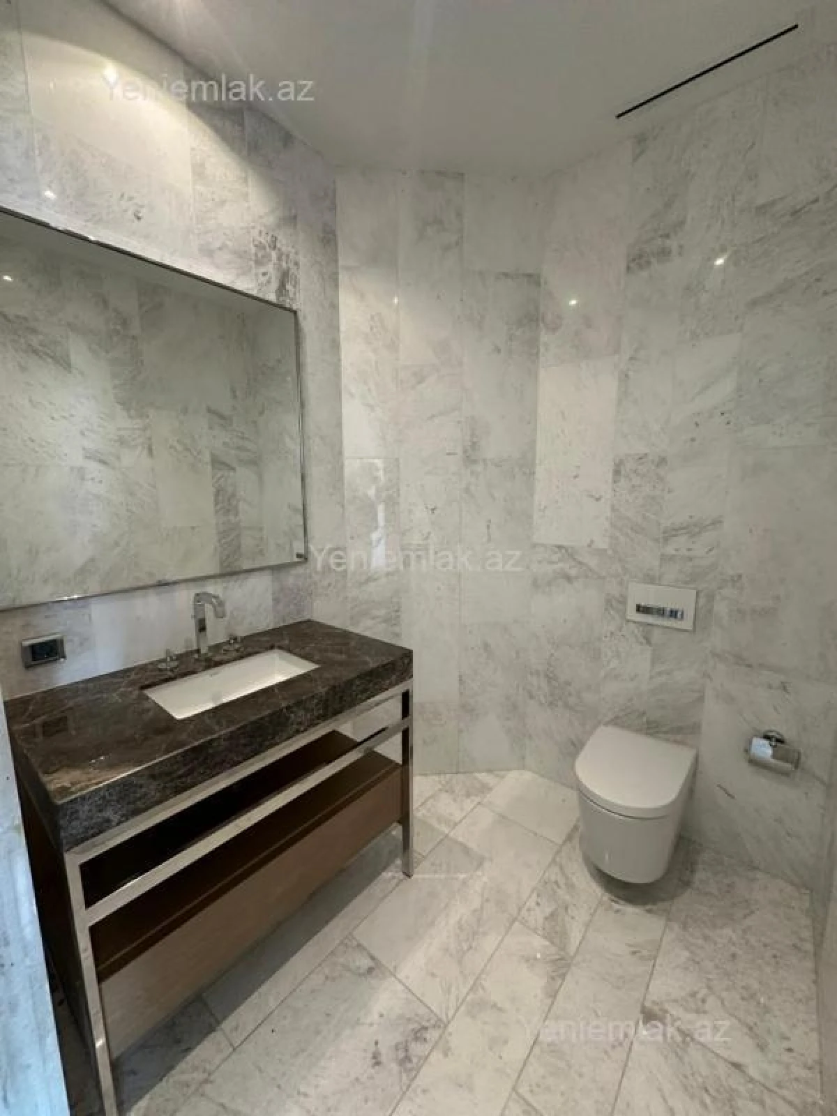 Satılır 2 otaqlı yeni tikili 93 m²