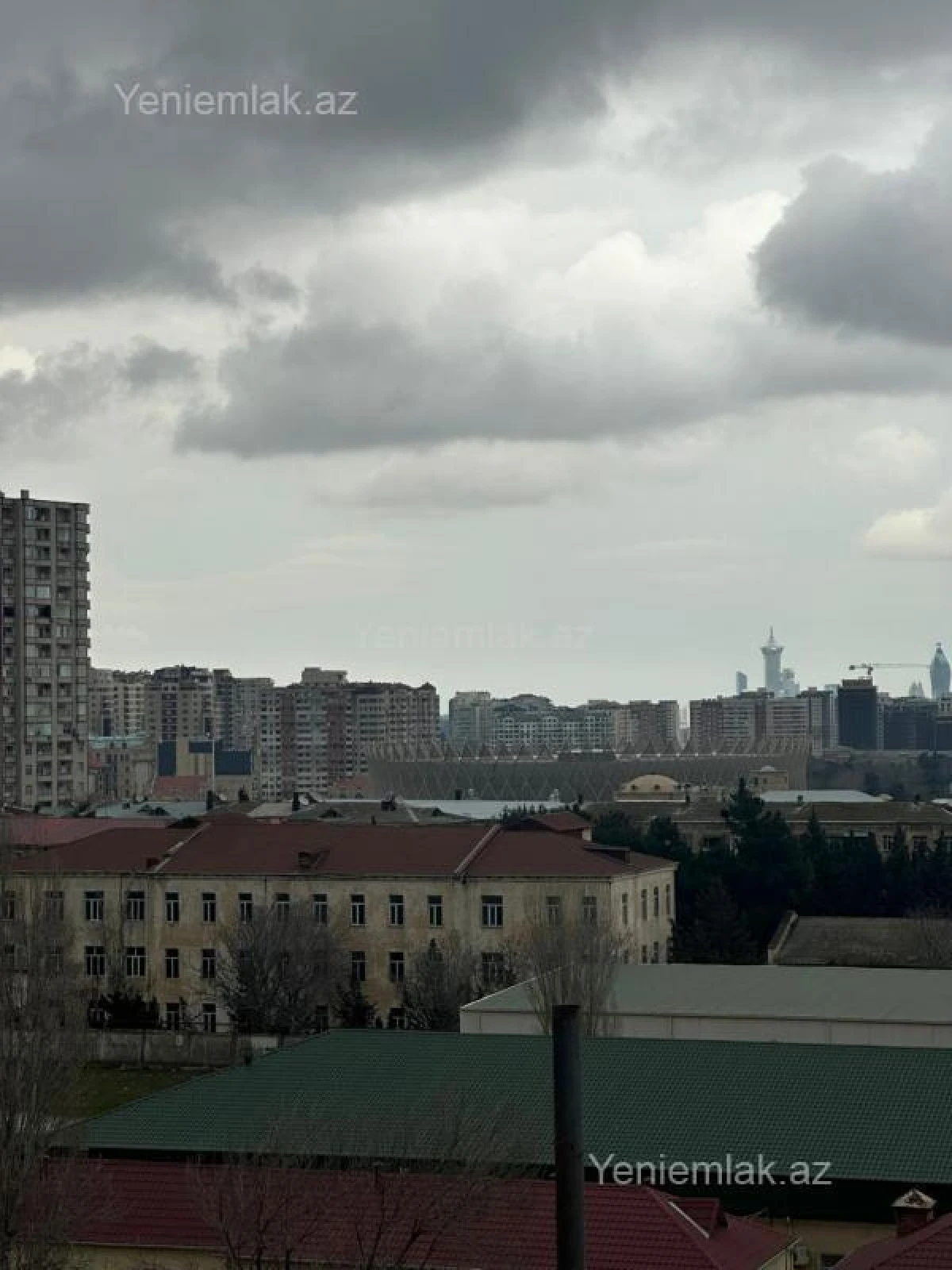 Satılır 3 otaqlı köhnə tikili 98 m²