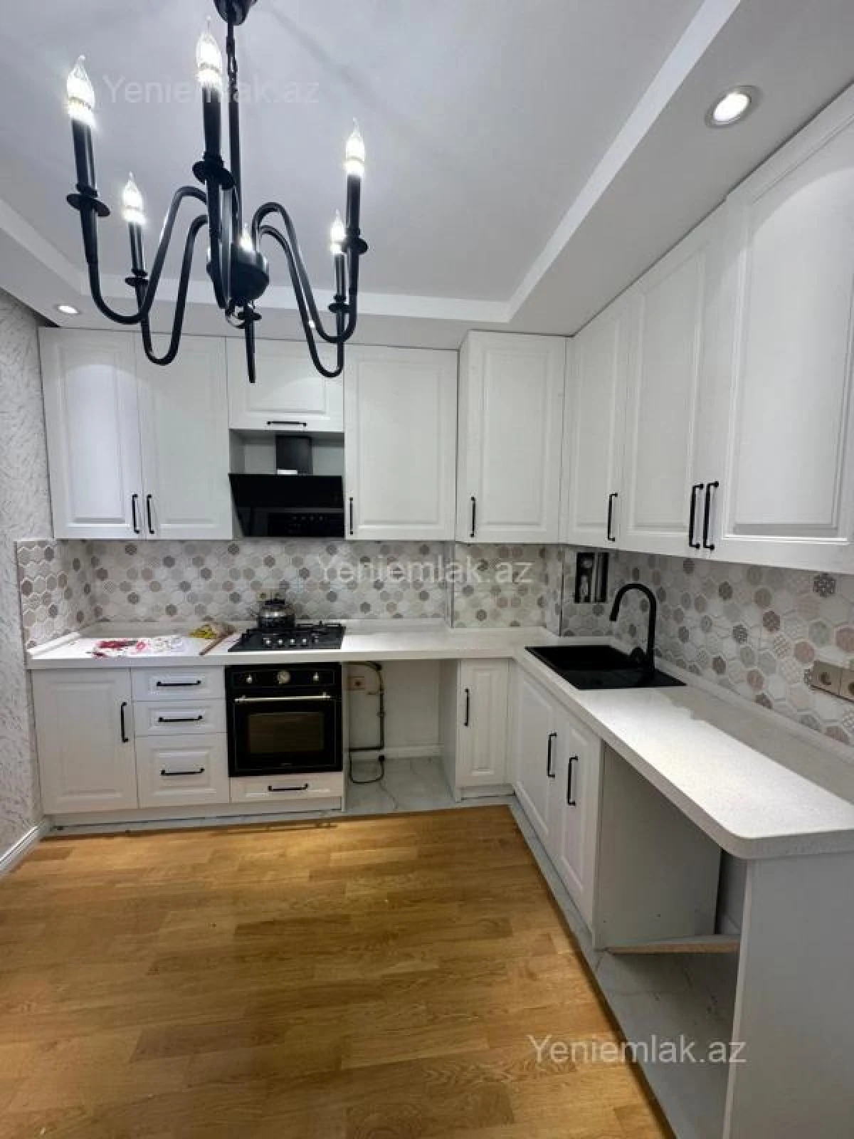 Satılır 3 otaqlı köhnə tikili 98 m²