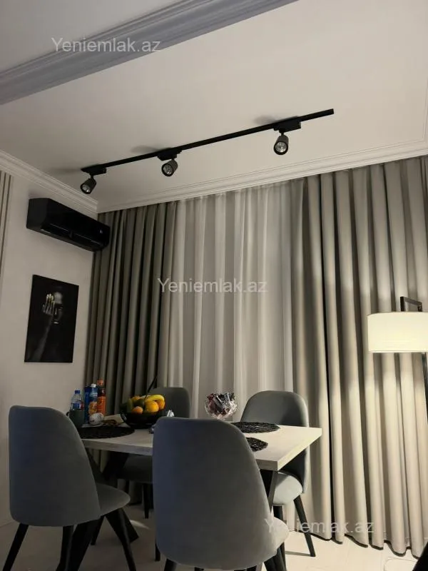 Satılır 3 otaqlı köhnə tikili 90 m²