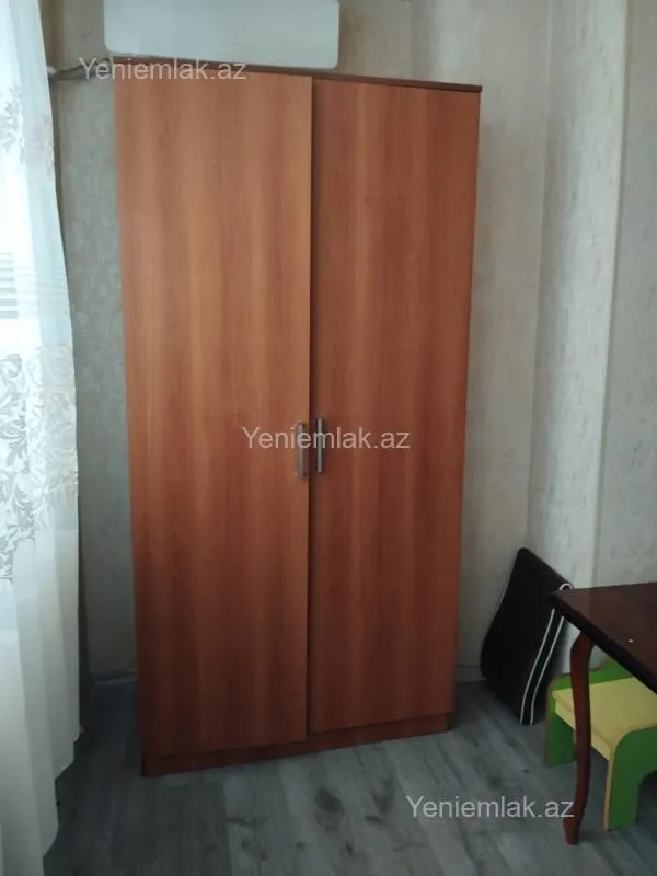 Satılır 1 otaqlı köhnə tikili 65 m²