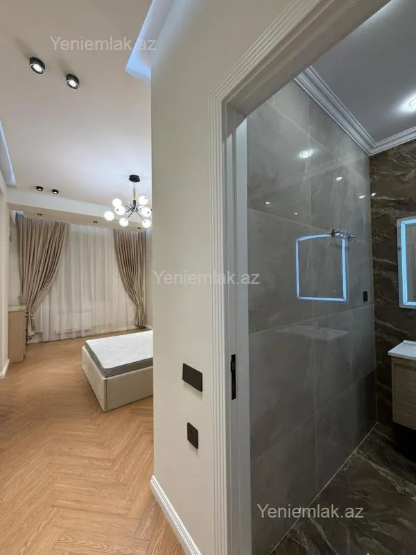 Satılır 3 otaqlı yeni tikili 132 m²