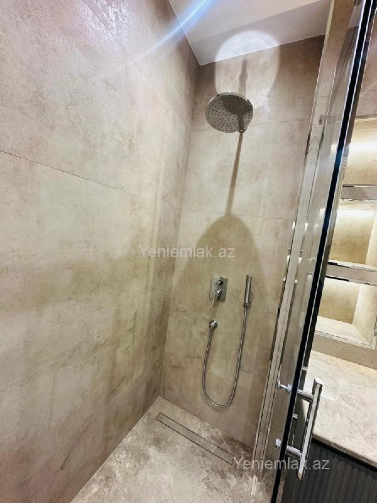 Satılır 2 otaqlı yeni tikili 73 m²