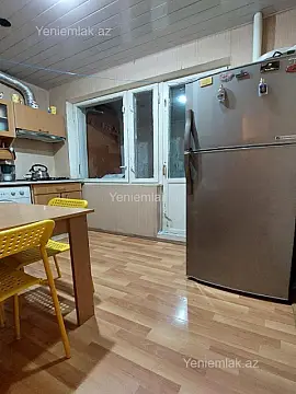 Satılır 2 otaqlı köhnə tikili 65 m²