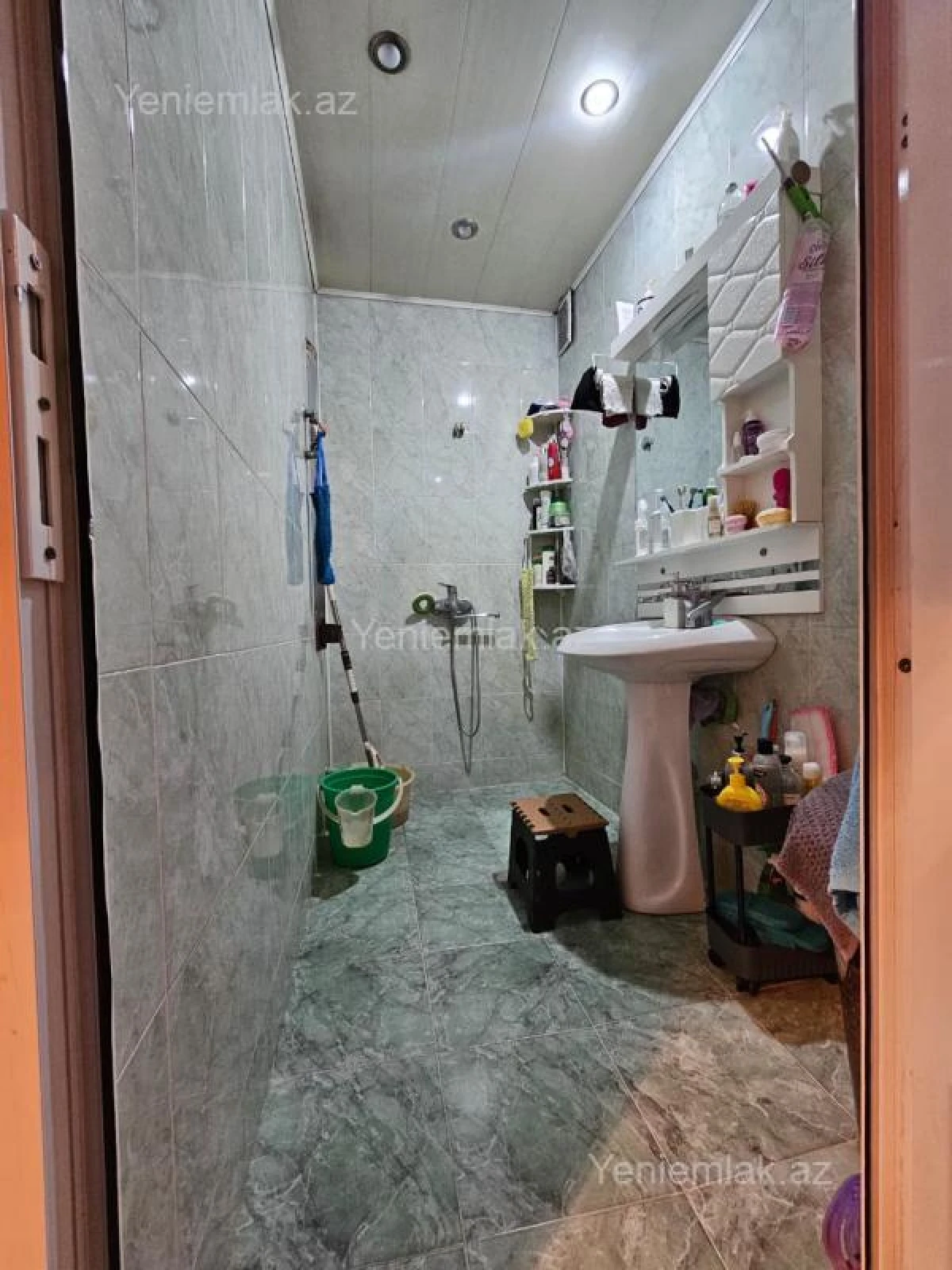 Satılır 2 otaqlı köhnə tikili 65 m²