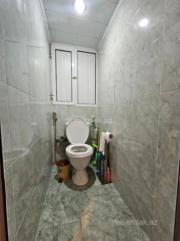 Satılır 2 otaqlı köhnə tikili 65 m²