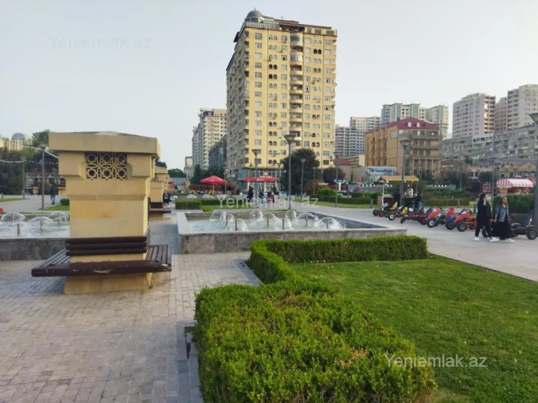 Satılır 3 otaqlı köhnə tikili 125 m²