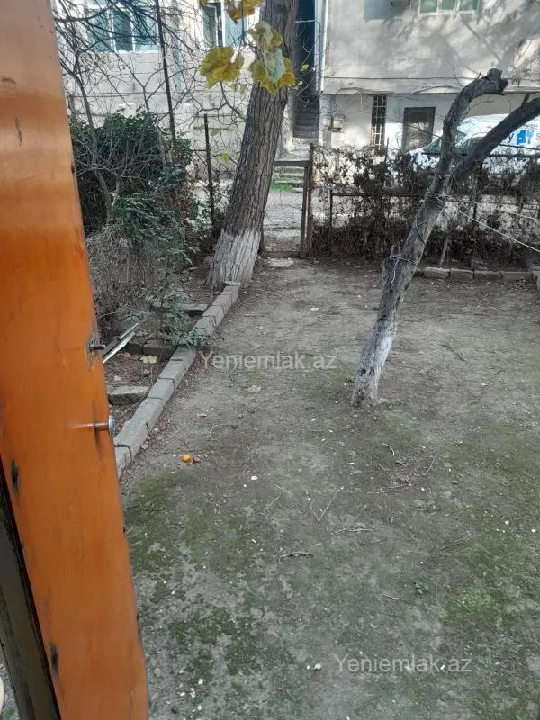 Satılır 3 otaqlı köhnə tikili 90 m²